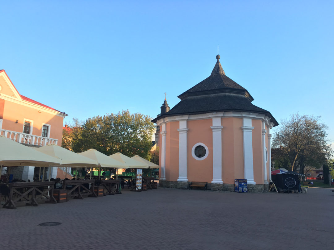 Ратуша. Армянский (городской колодец)
